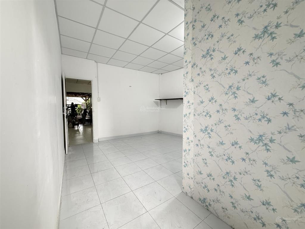 Cho thuê chung cư cũ 50m2  ngay lầu 1  tại cao lỗ, 4,5 triệu/th, thoáng mát, rộng rãi