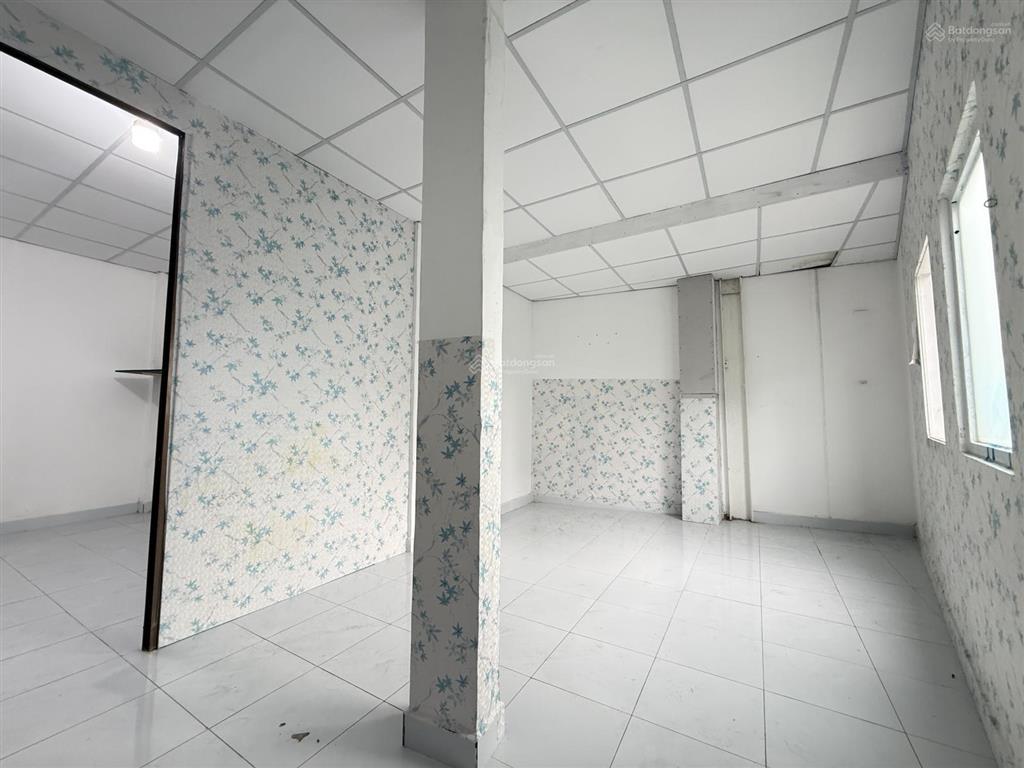 Cho thuê chung cư cũ 50m2  ngay lầu 1  tại cao lỗ, 4,5 triệu/th, thoáng mát, rộng rãi
