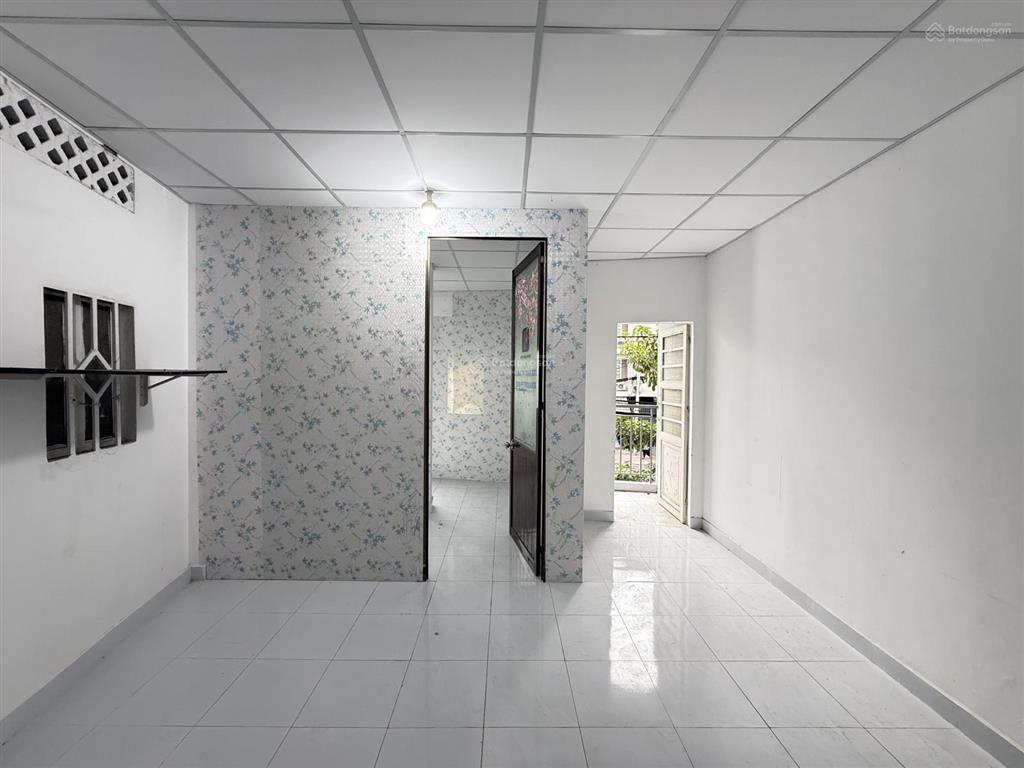 Cho thuê chung cư cũ 50m2  ngay lầu 1  tại cao lỗ, 4,5 triệu/th, thoáng mát, rộng rãi