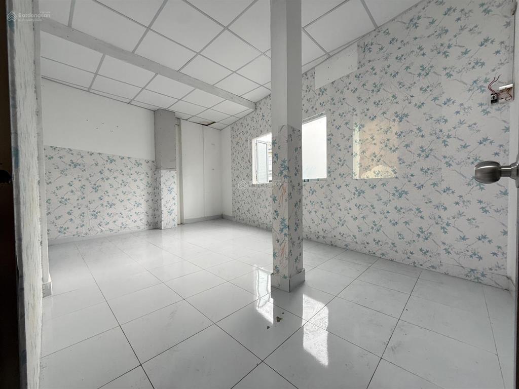 Cho thuê chung cư cũ 50m2  ngay lầu 1  tại cao lỗ, 4,5 triệu/th, thoáng mát, rộng rãi