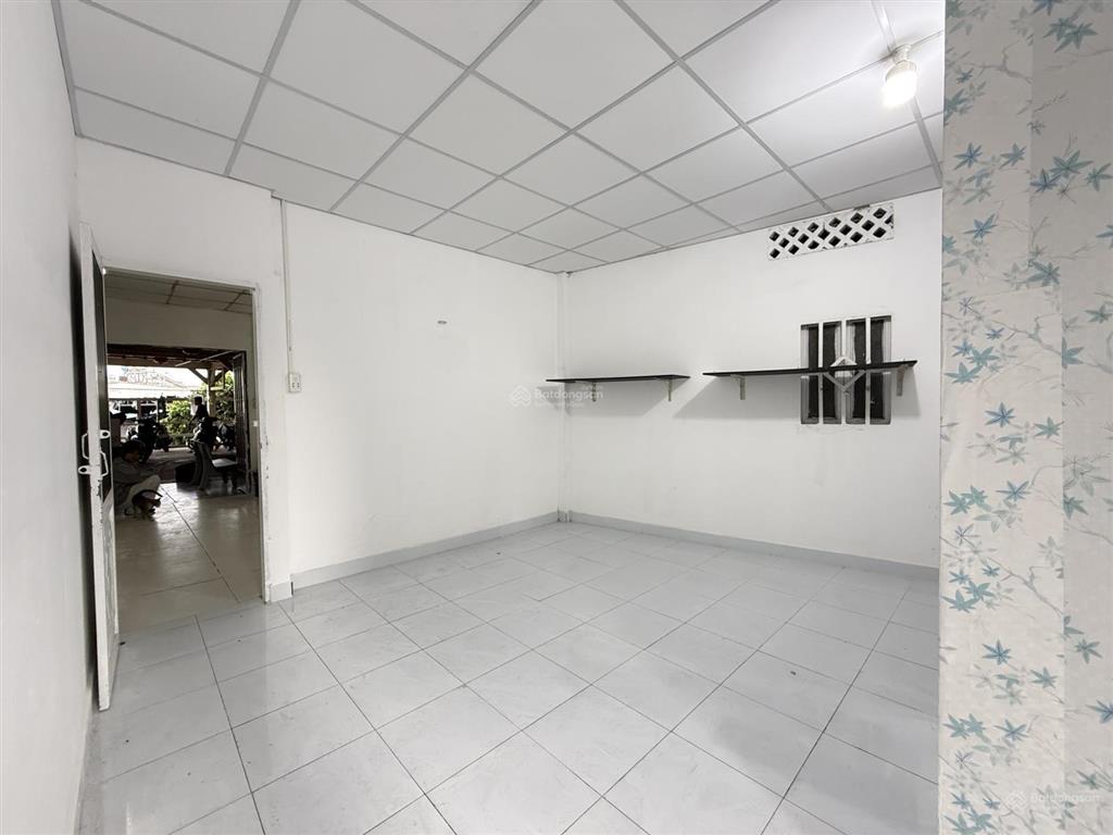 Cho thuê chung cư cũ 50m2  ngay lầu 1  tại cao lỗ, 4,5 triệu/th, thoáng mát, rộng rãi