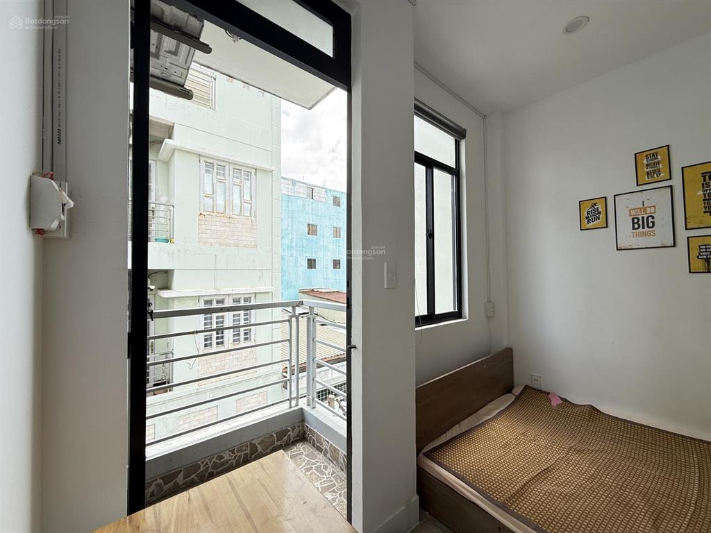 Cho thuê phòng trọ, 4tr2, 20m2 nguyễn thị nhỏ q11 ban công thoáng mát, gần dh y dược, bv chợ rẫy