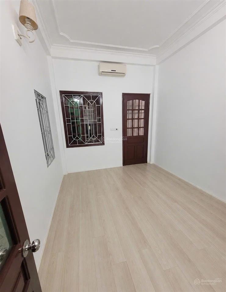 "không qh" chính chủ bán nhà ngõ 55 chính kinh4 tầngcách mp40m nhỉnh 5 tỷ