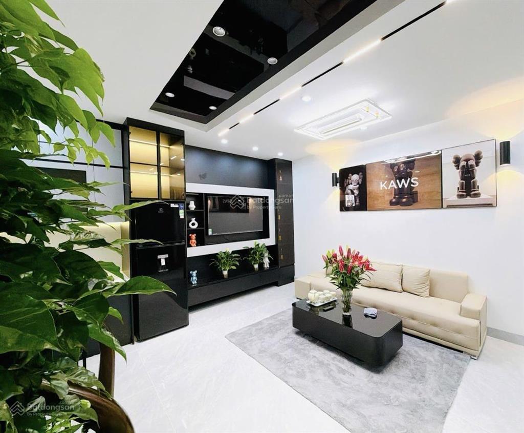 Minh khai nhà đẹp mặt tiền 5,6m ngõ rộng gần phố hàng hiếm khó tìm
