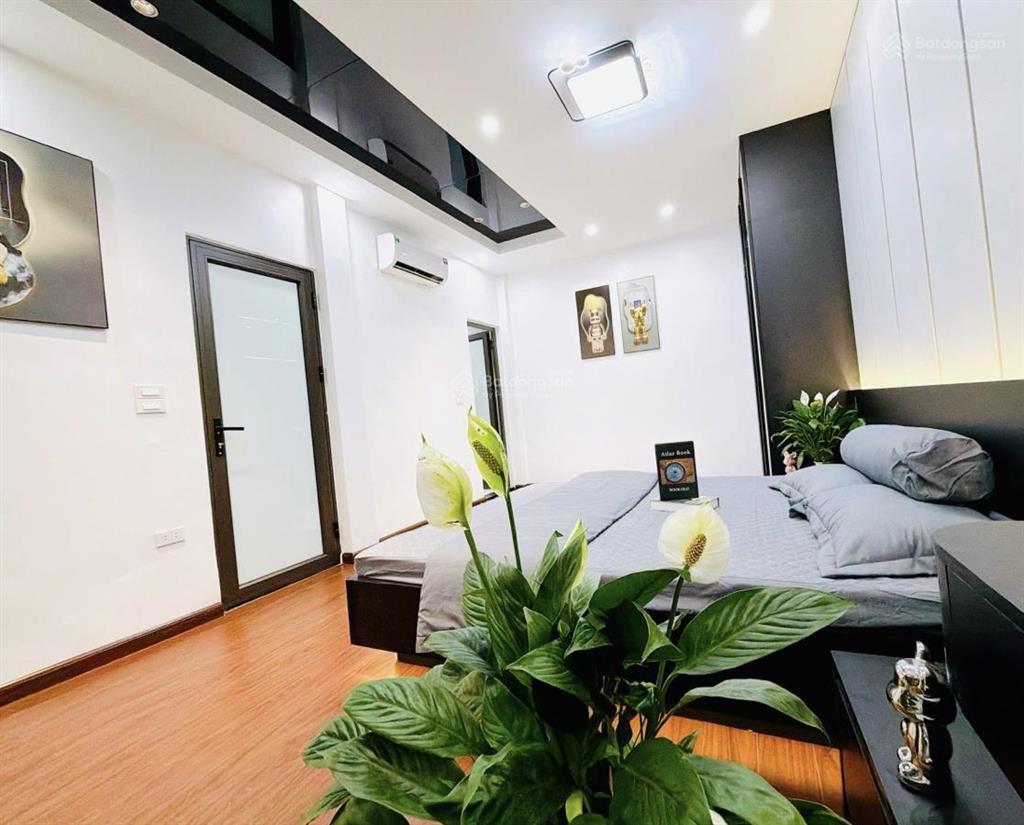 Minh khai nhà đẹp mặt tiền 5,6m ngõ rộng gần phố hàng hiếm khó tìm
