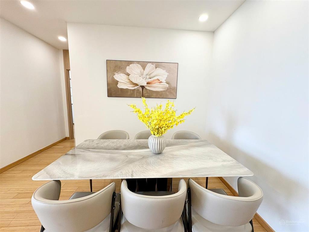 Chính chủ gửi bán căn 3pn 108m² hoàng thành pearl full nội thất giá 9.3 tỷ