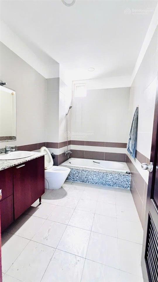 Lê văn lương, phước kiển  nhà mt 15m, 3t4pn5wc, shr, 6,5 tỷ