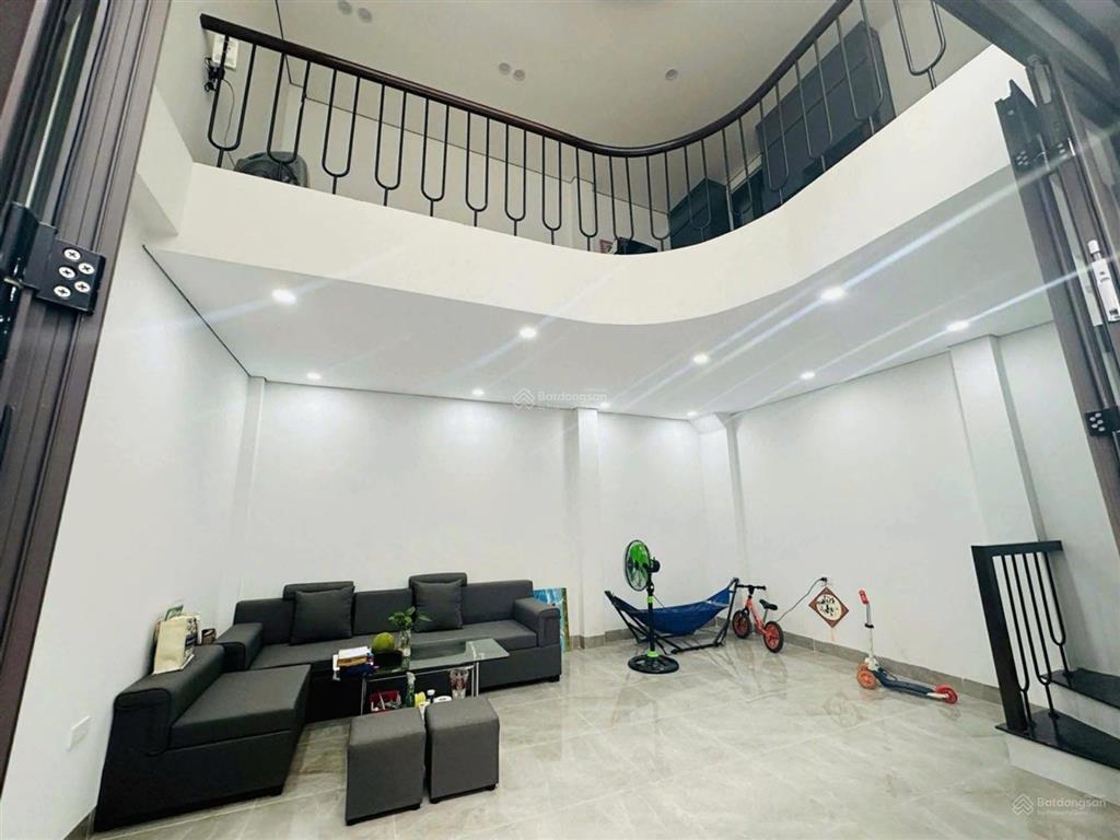 Nhà mới tinh  ô tô đỗ cổng  giá chỉ 8.9 tỷ hấp dẫn!