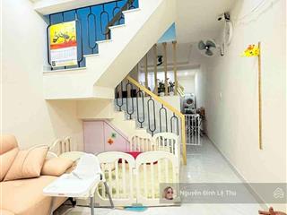 Dt 44m2,nhà đẹp mê ly full nội thất cao cấp  2 tầng  2pn  ở ngay  liền kề trung tâm phú mỹ hưng