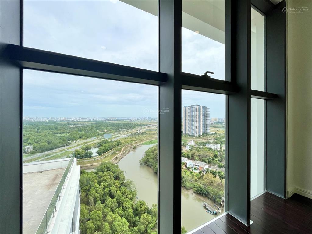 Siêu phẩm penhouse duplex dlusso có sân vườn riêng  hoàn thiện cơ bản