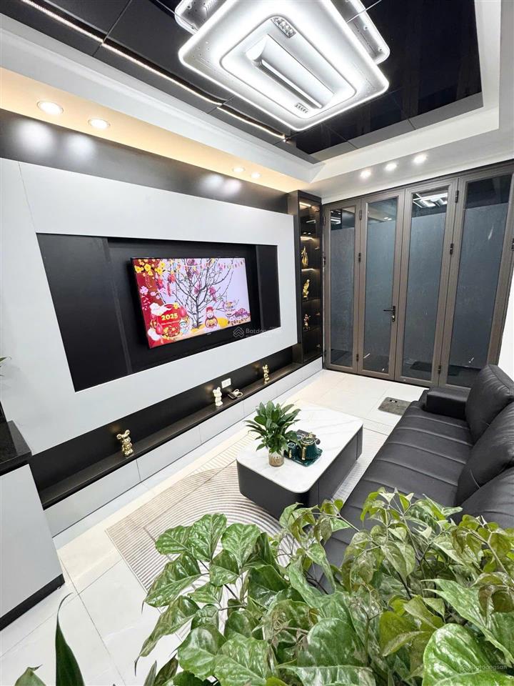 Nhà tam trinh yên sở 2 tầng 3 phòng ngủ 47m2, 2,5 tỷ chủ có việc lên cần bán gấp