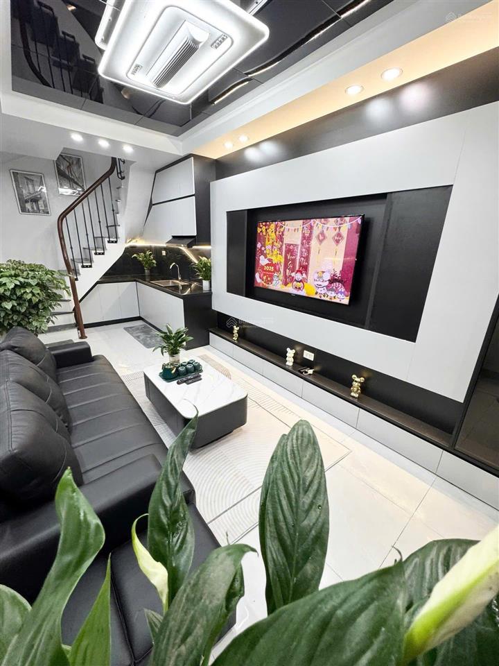 Nhà tam trinh yên sở 2 tầng 3 phòng ngủ 47m2, 2,5 tỷ chủ có việc lên cần bán gấp