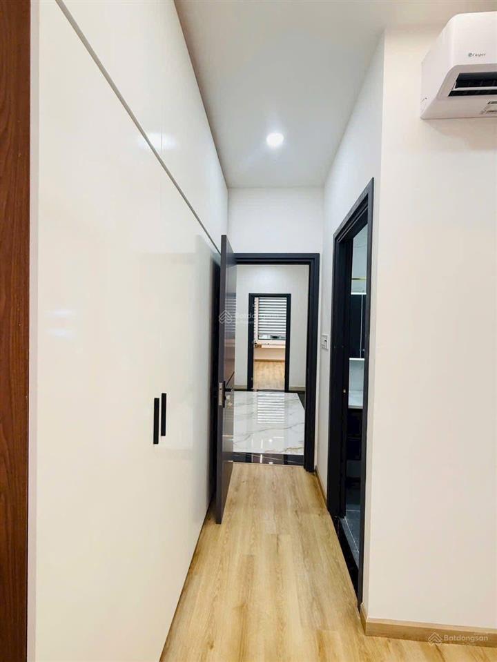 Đi nước ngoài bán gấp nhà đường nguyễn văn tăng dt 63m2 giá 2 tỷ 790 , sổ hồng , gần kcn cao q9