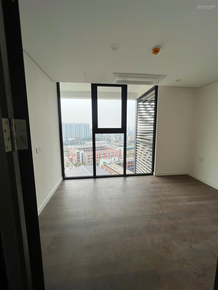 Cho thuê duplex thông tầng sunshine iconic chỉ 28tr, 170m2 đẳng cấp nhất long biên e nam 0985 243 ***