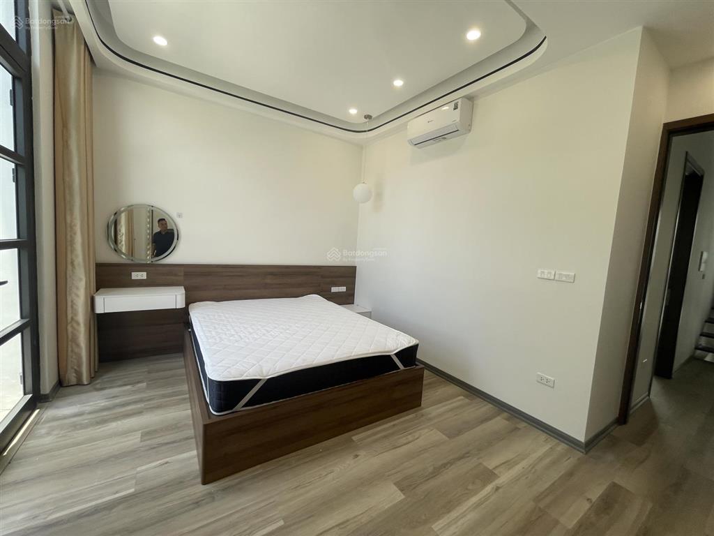 Cho thuê biệt thự song lập 150m2, full nội thất thang máy nhập khẩu vào ở ngay chỉ 30tr/tháng