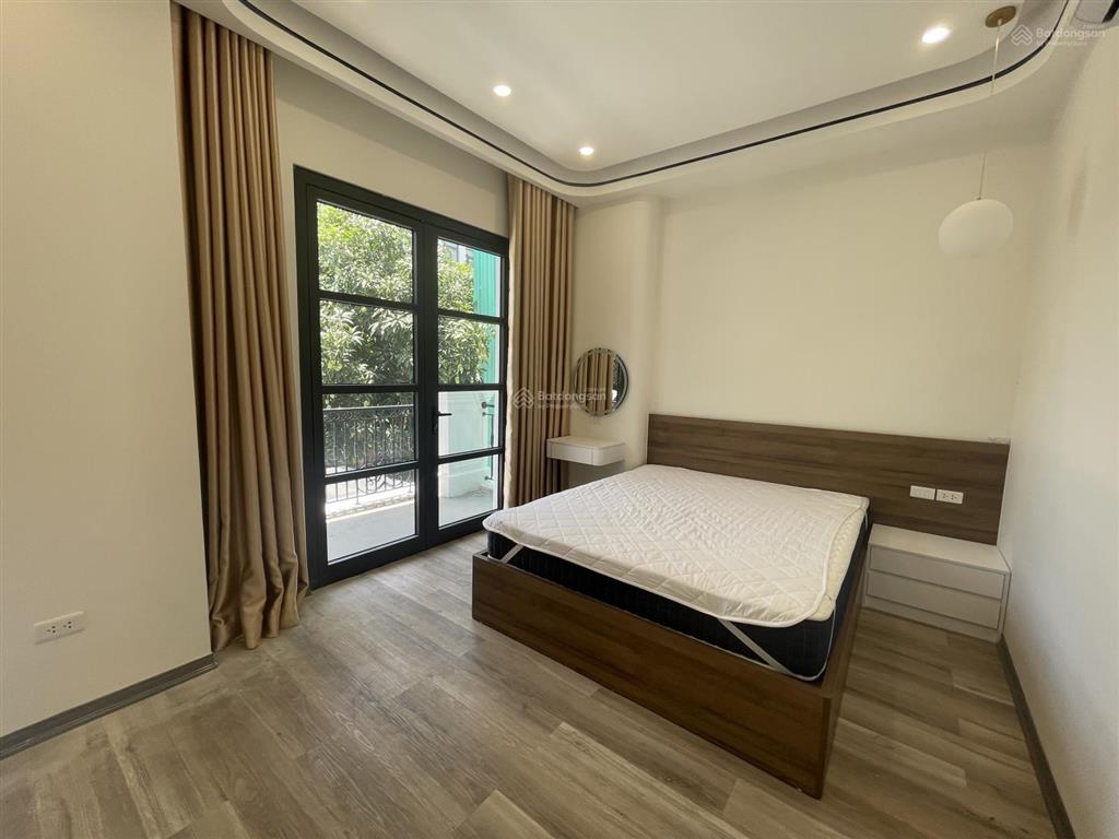 Cho thuê biệt thự song lập 150m2, full nội thất thang máy nhập khẩu vào ở ngay chỉ 30tr/tháng