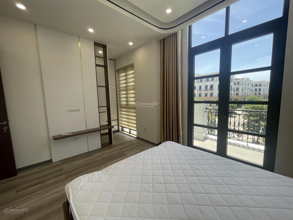Cho thuê biệt thự song lập 150m2, full nội thất thang máy nhập khẩu vào ở ngay chỉ 30tr/tháng