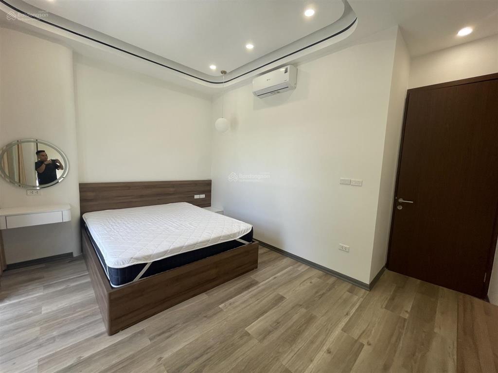 Cho thuê biệt thự song lập 150m2, full nội thất thang máy nhập khẩu vào ở ngay chỉ 30tr/tháng