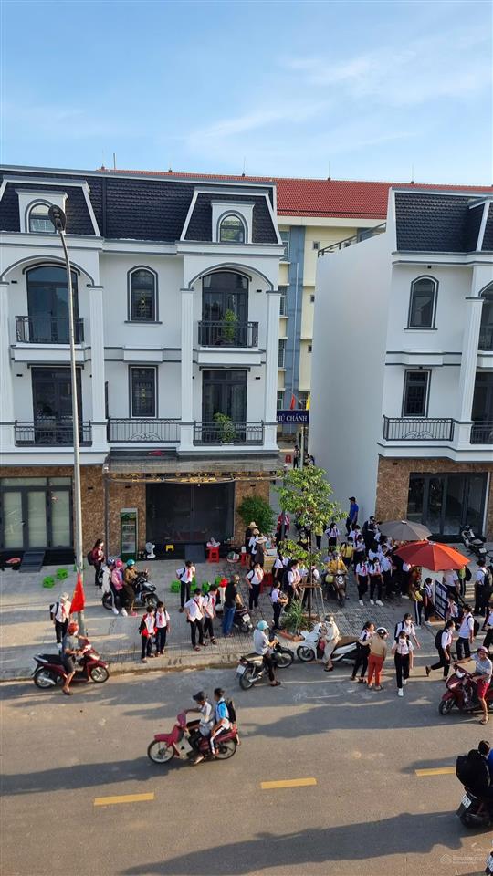 Bán nhà phường bình dương full nội thất, cạnh trường học thuận tiện kinh doanh