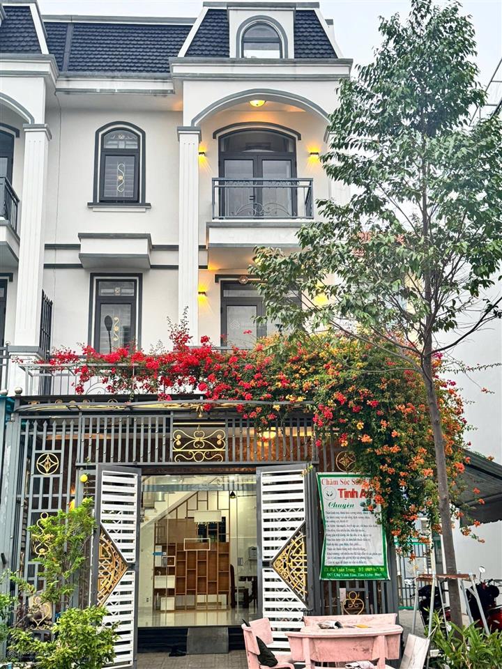Bán nhà phường bình dương full nội thất, cạnh trường học thuận tiện kinh doanh