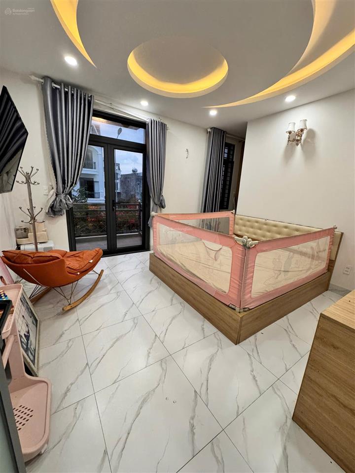 Bán nhà phường bình dương full nội thất, cạnh trường học thuận tiện kinh doanh
