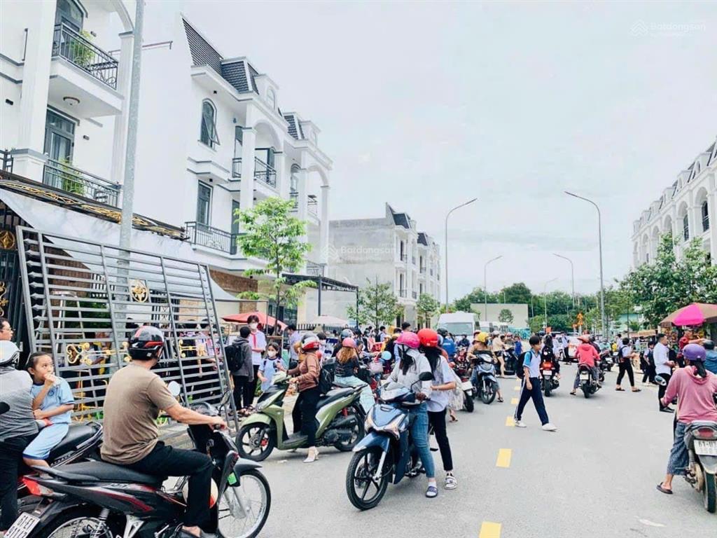 Bán nhà phường bình dương full nội thất, cạnh trường học thuận tiện kinh doanh