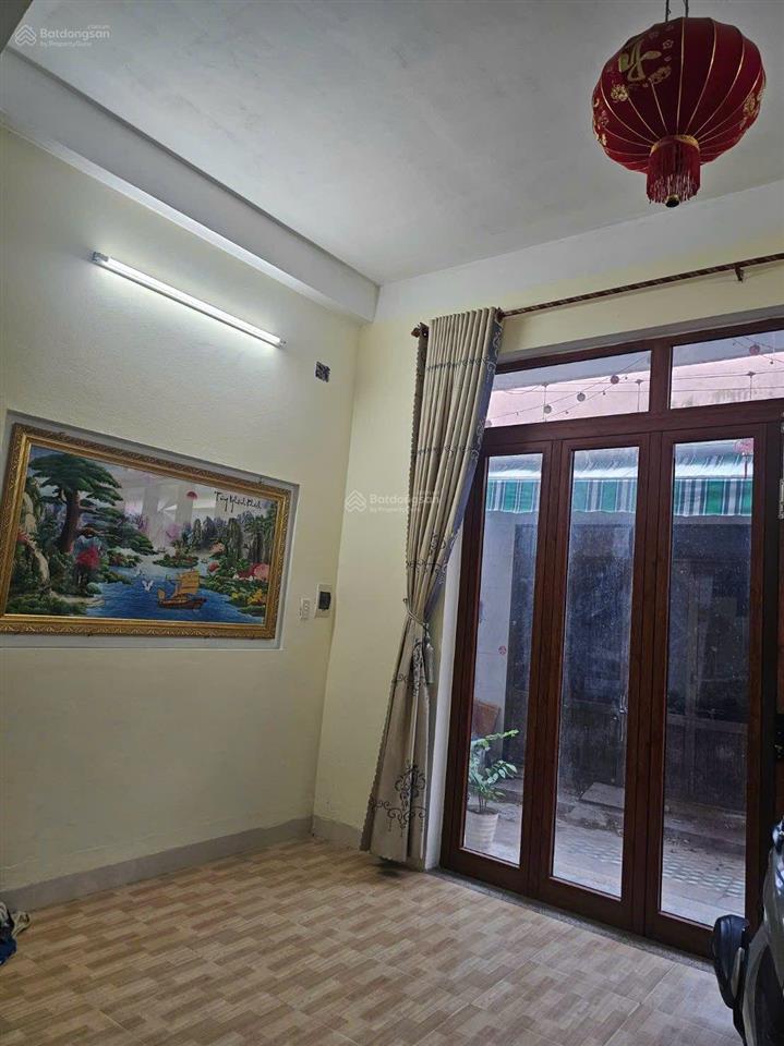 Bán nhà khu vuc mân thái sơn trà . nhà 2 tầng rưỡi ...
dt 54m2 ......cách biển 300m...