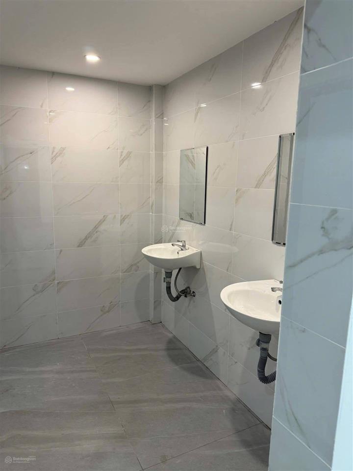 Cần bán nhà 2 tầng.
6 tỷ. x nhỏ.
dt 60m2, nhà 2 tầng, 3pn, 2wc, gần công viên,