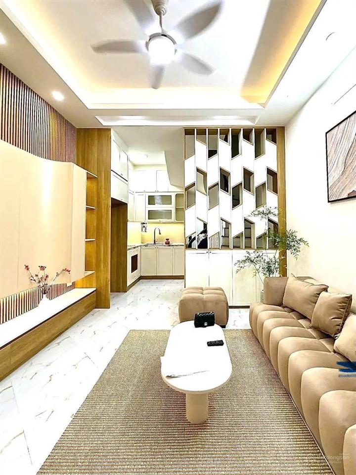 Nhà đẹp cầu diễn  chỉ 7 tỷ  5 tầng mới toanh  ở đẹp đáng sống