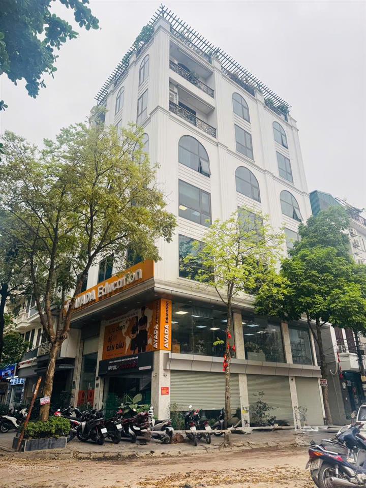 Chính chủ bán nhà đường hoàng quốc việt 80m2, lô góc 2 mặt tiền, thang máy, kinh doanh, giá 29 tỷ.