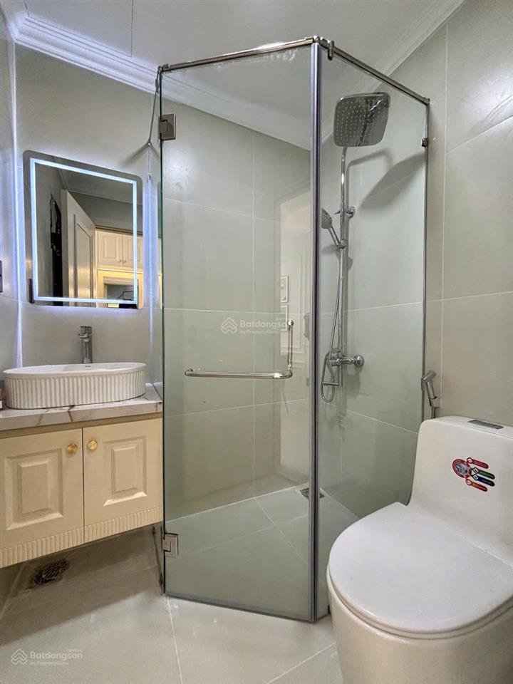 Căn 3210 tầng cao  căn rộng 75,24m2, dễ khai thác cho thuê, phong cách tân cổ điển, tông kem