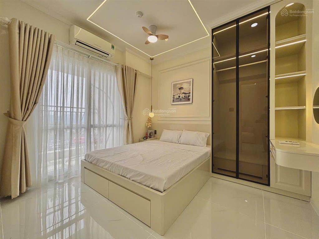 Căn 3210 tầng cao  căn rộng 75,24m2, dễ khai thác cho thuê, phong cách tân cổ điển, tông kem