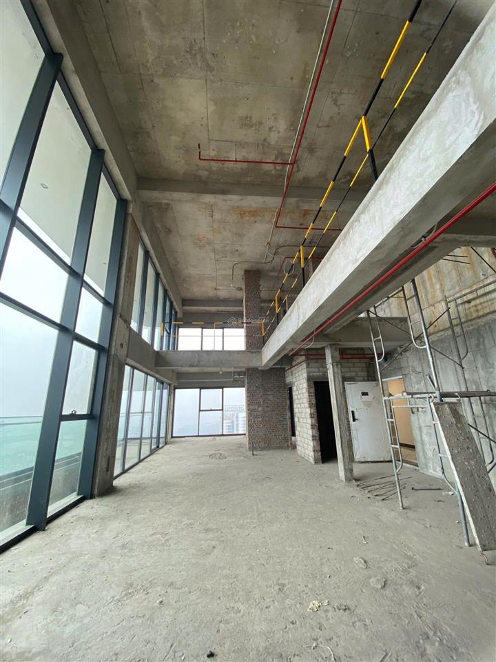 Chuyển nhượng căn penhouse 2 tầng view trực diện sông hồng cực mãn nhãn, giá 121tr/m2. 0987 938 ***