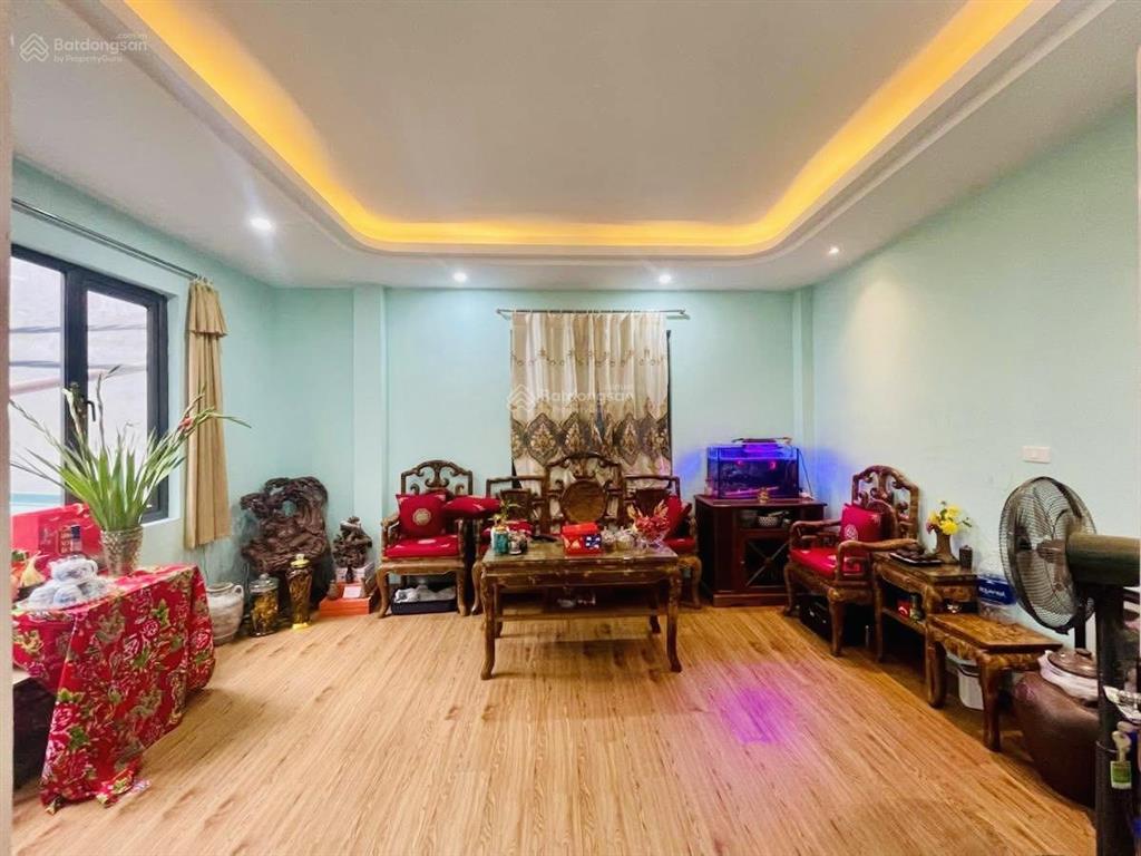 Mặt ngõ kinh doanh đống đa  cách phố 10m  ngay ngã tư xã đàn  38m x 5 tầng  lô góc