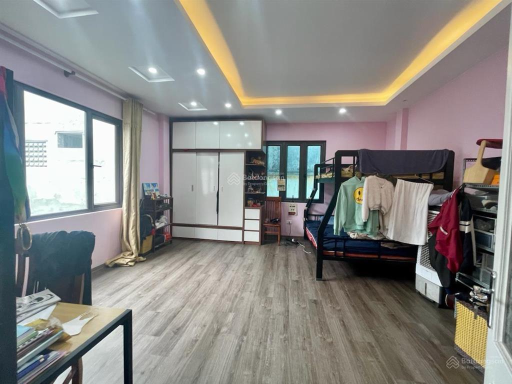 Mặt ngõ kinh doanh đống đa  cách phố 10m  ngay ngã tư xã đàn  38m x 5 tầng  lô góc