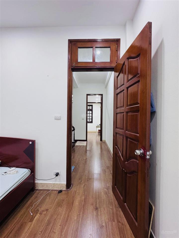 Khu vip hoàng cầu  ko quy hoạch  ô tô đỗ cách 5m  nhà 2 mặt ngõ 55m x 5 tầng chỉ hơn 13 tỷ