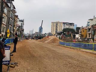 Hoàng cầu  ko quy hoạch  phân lô tô tô vào nhà  60m x 5 tầng  chủ thiện chí