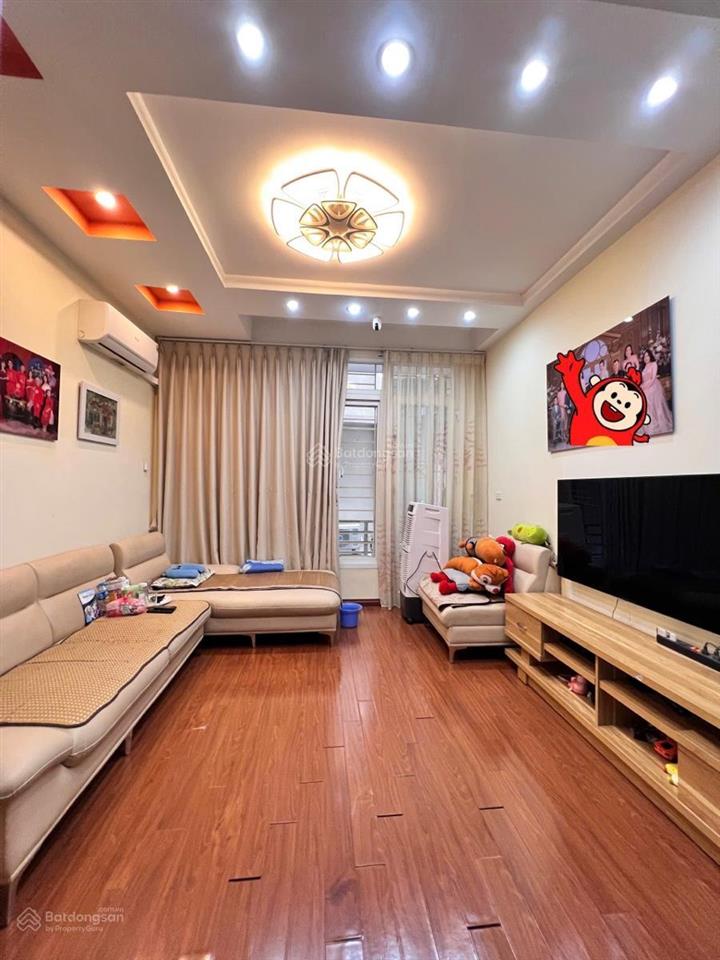 Hiếm cầu giấy  50m2 x 5 tầng  mặt ngõ cạnh hồ thông thoáng  nhà dân xây khung cột chắc chắn