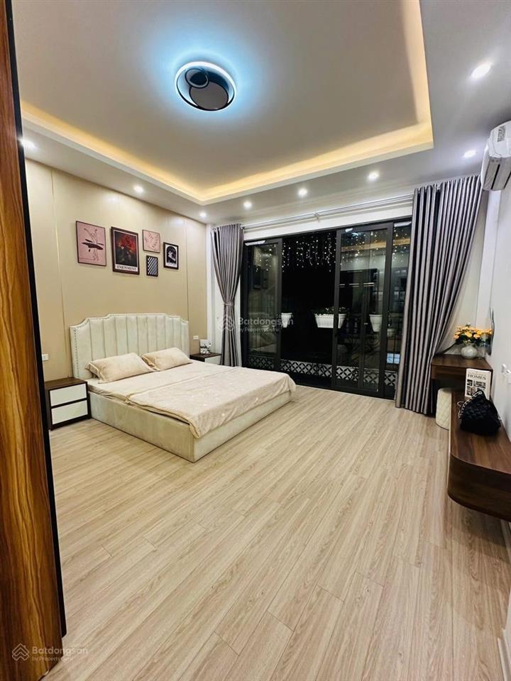 Phố vip ngọc khánh  34m chỉ hơn 8 tỷ  nhà mới 5 tầng full nội thất ở ngay