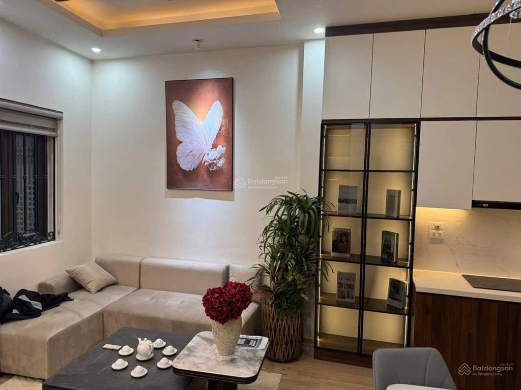 Phố vip ngọc khánh  34m chỉ hơn 8 tỷ  nhà mới 5 tầng full nội thất ở ngay