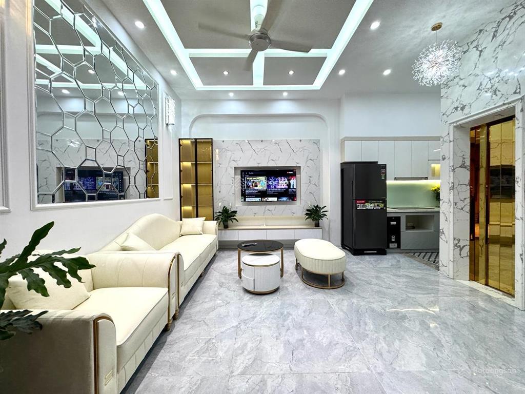Bán nhà xã đàn  ô tô đỗ cổng  32m2 x 6 tầng thang máy  nhà mới ở ngay  cách phố vài bước chân