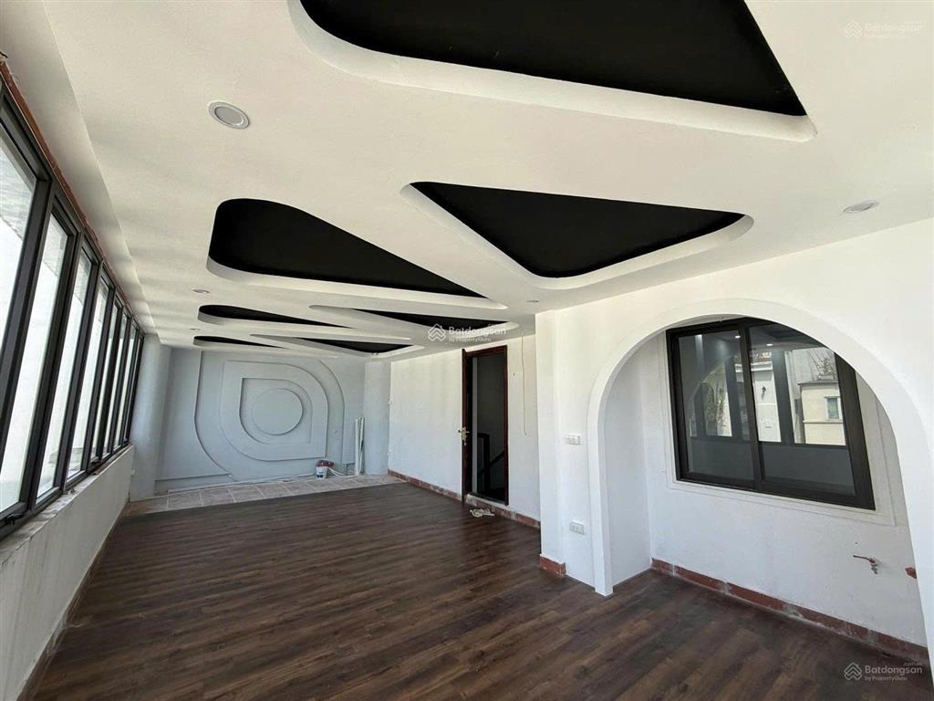 Cho thuê nhà liền kề ngõ 214 nguyễn xiển 170m2 x 6 tầng thang máy cuối nhà