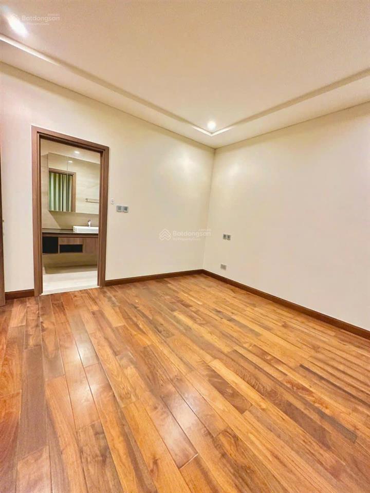 Tôi cần cho thuê gấp căn biệt thự tại kđt the manor nguyễn xiển 200m2 x 4 tầng thang máy