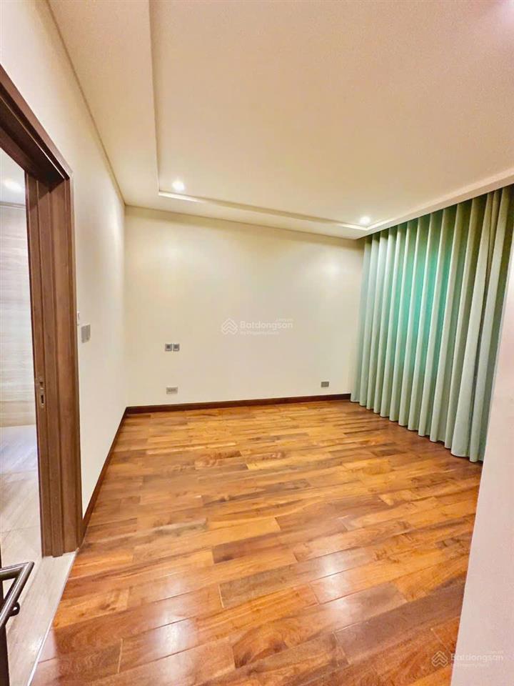 Tôi cần cho thuê gấp căn biệt thự tại kđt the manor nguyễn xiển 200m2 x 4 tầng thang máy