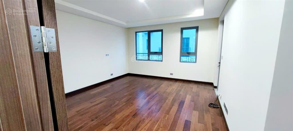 Tôi cần cho thuê gấp căn biệt thự tại kđt the manor nguyễn xiển 200m2 x 4 tầng thang máy