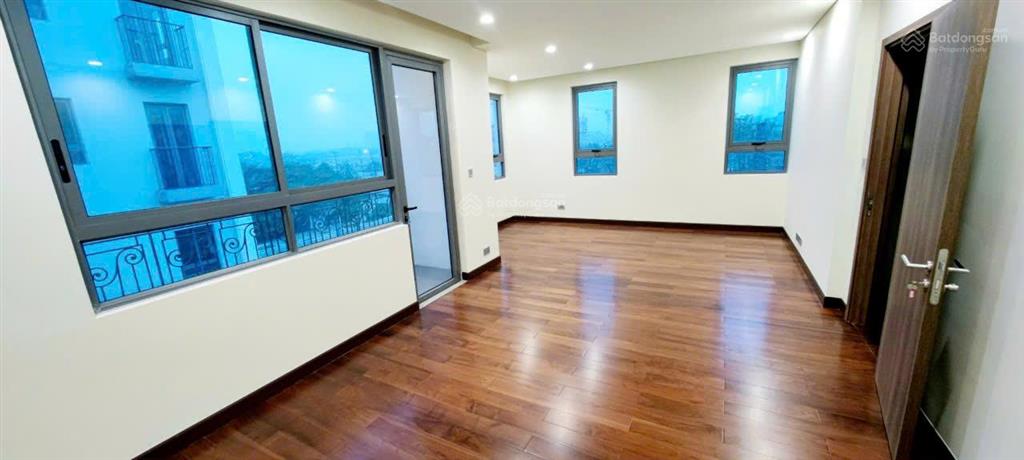 Tôi cần cho thuê gấp căn biệt thự tại kđt the manor nguyễn xiển 200m2 x 4 tầng thang máy