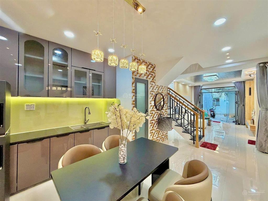 Giảm 500 tr ! bán nhà phan văn hân mới xây 2 tầng 4 pn 60m2 giá 6 tỷ 1 giáp q1