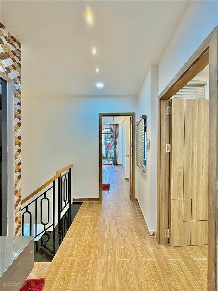 Giảm 500 tr ! bán nhà phan văn hân mới xây 2 tầng 4 pn 60m2 giá 6 tỷ 1 giáp q1