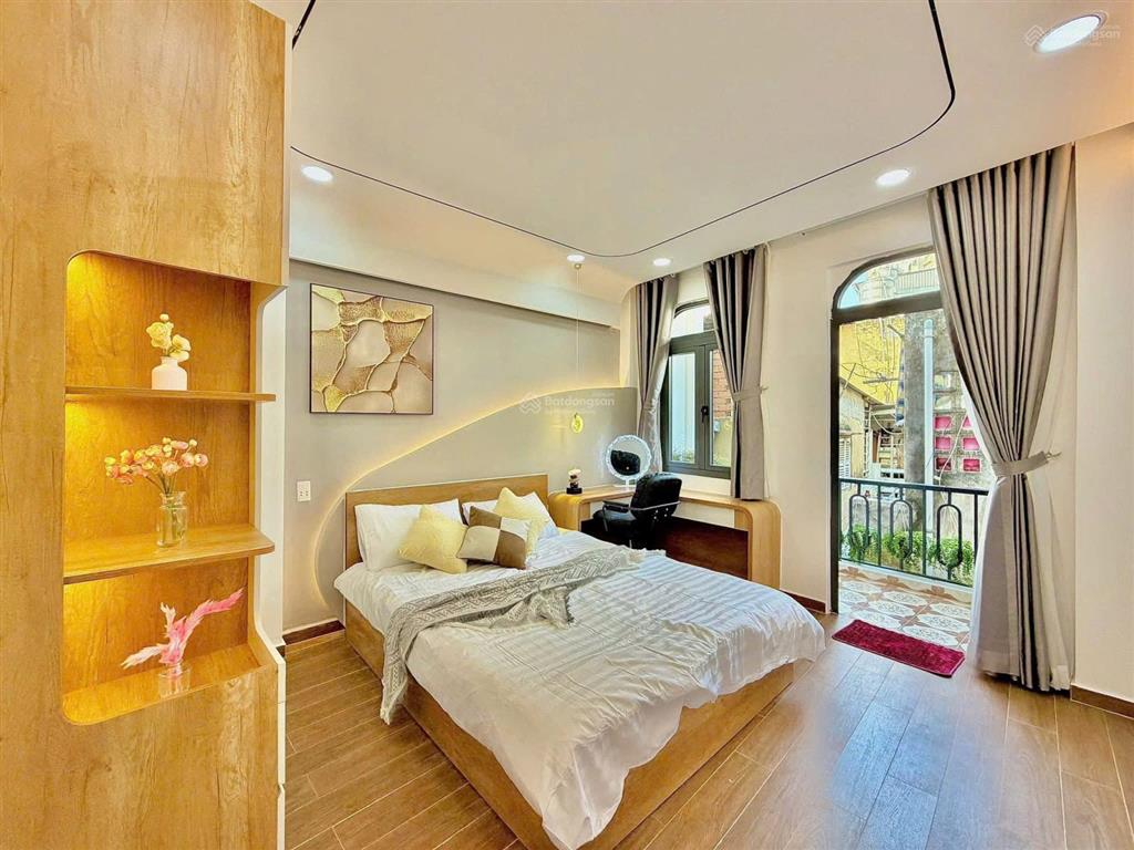 Giảm 500 tr ! bán nhà phan văn hân mới xây 2 tầng 4 pn 60m2 giá 6 tỷ 1 giáp q1