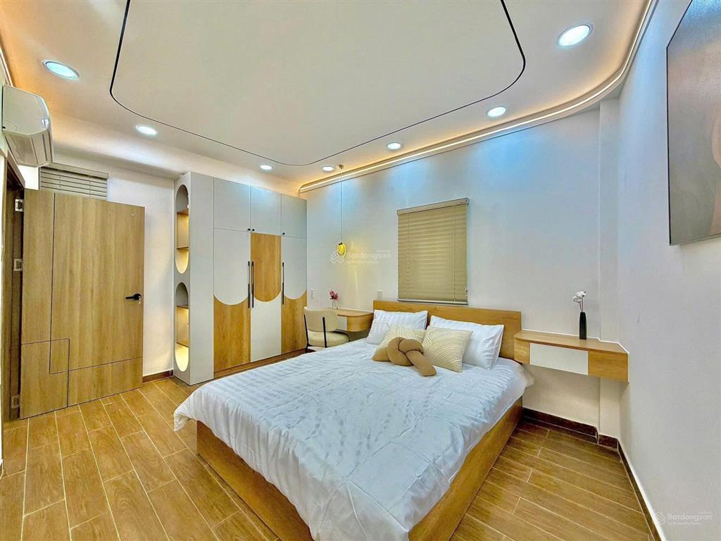 Giảm 500 tr ! bán nhà phan văn hân mới xây 2 tầng 4 pn 60m2 giá 6 tỷ 1 giáp q1